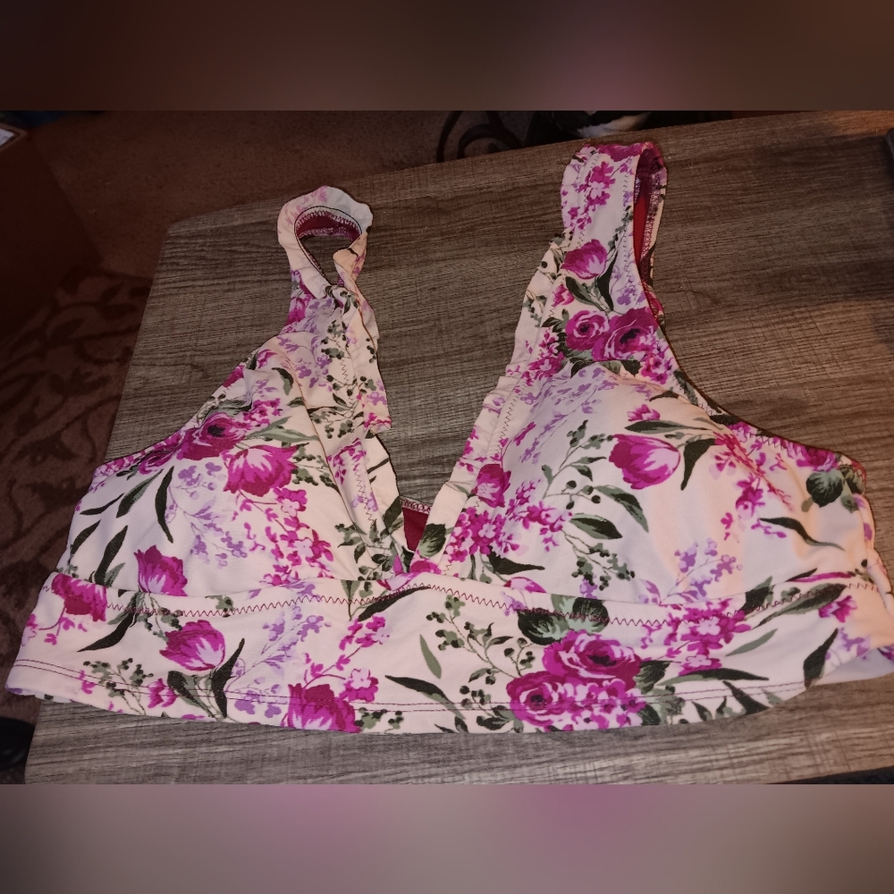 Womens Size XL, Mossimo Supply Co. Pink and White Floral Bra